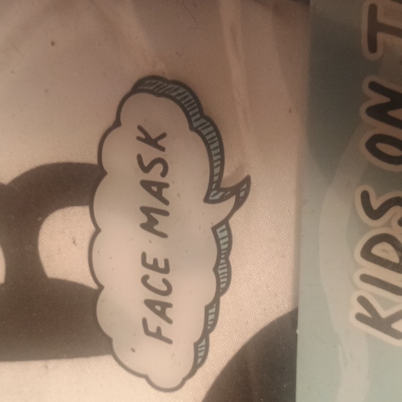 Kids Essentials Travel Kit with Panda Design Hand Sanitizer Gloves Mask Wipes - Picture 4 of 6